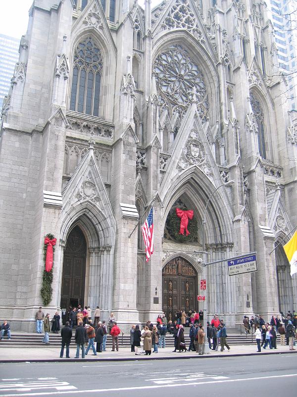 NYC5thAveStPats3.JPG